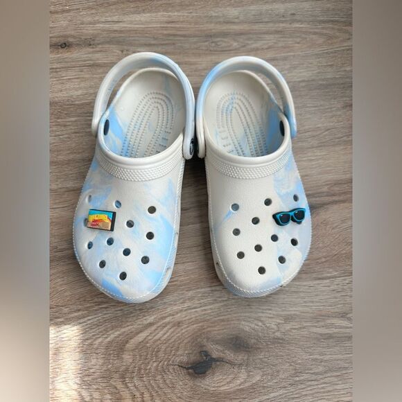 CROCS Shoes - Crocs Unisex Classic Marbled Clog - Blue Calcite Size W-6 M-4